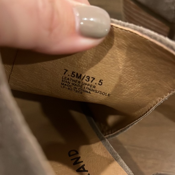 Lucky Brand Betsee Suede Peep Toe Booties Size 7.5 So cute ties in back - Picture 8 of 8